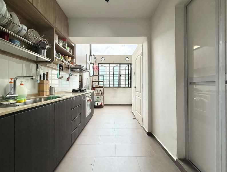 539 Serangoon North Avenue 4 HDB Flat For Sale at S$ 999,999 | PropertyGuru Singapore - Kitchen