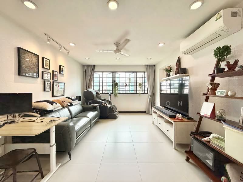 539 Serangoon North Avenue 4 HDB Flat For Sale at S$ 999,999 | PropertyGuru Singapore - Living Room