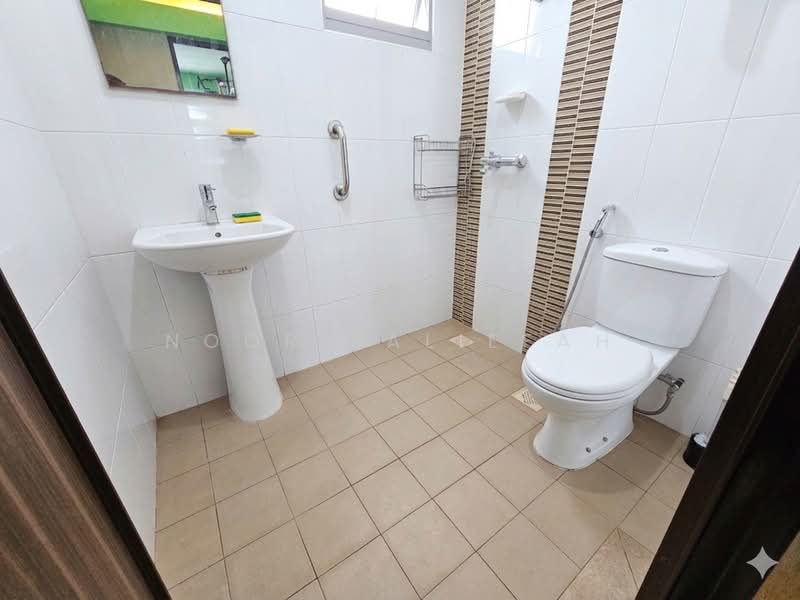 333D Anchorvale Link HDB Flat For Sale at S$ 730,000 | PropertyGuru Singapore - Bathroom