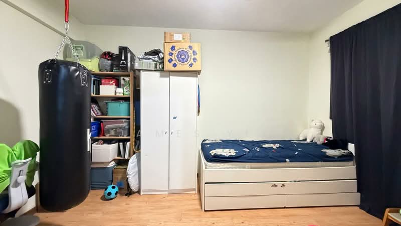 825 Yishun Street 81 HDB Flat For Sale at S$ 530,000 | PropertyGuru Singapore - Bedroom