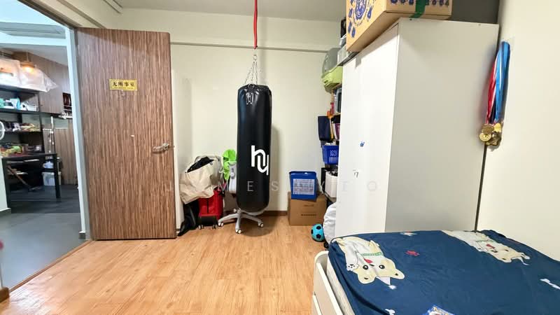 825 Yishun Street 81 HDB Flat For Sale at S$ 530,000 | PropertyGuru Singapore - Bedroom