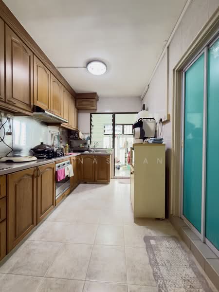 471 Sembawang Drive HDB Flat For Sale at S$ 740,000 | PropertyGuru Singapore - Kitchen