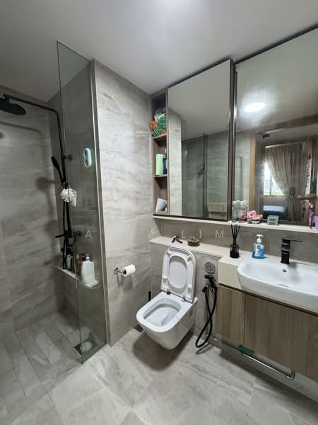 Twin VEW Condominium For Sale at S$ 1,348,888 | PropertyGuru Singapore - Bathroom