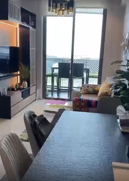 City Gate, 371 Beach Road, 2 Bedrooms, 580 sqft, Apartment For Rent, by Joan Taher, 500095587 - Living Room - PropertyGuru.com.sg