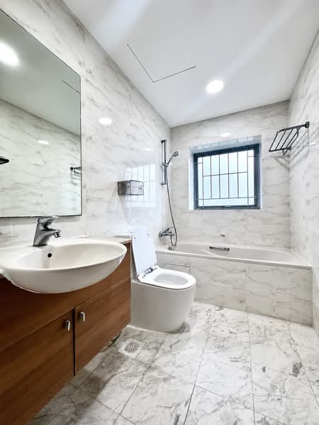 Whitewater, 33 Pasir Ris Street 72, 3 Bedrooms, 1,206 sqft, Executive Condominium For Rent, by Lucas Jing, 500095592 - Bathroom - PropertyGuru.com.sg