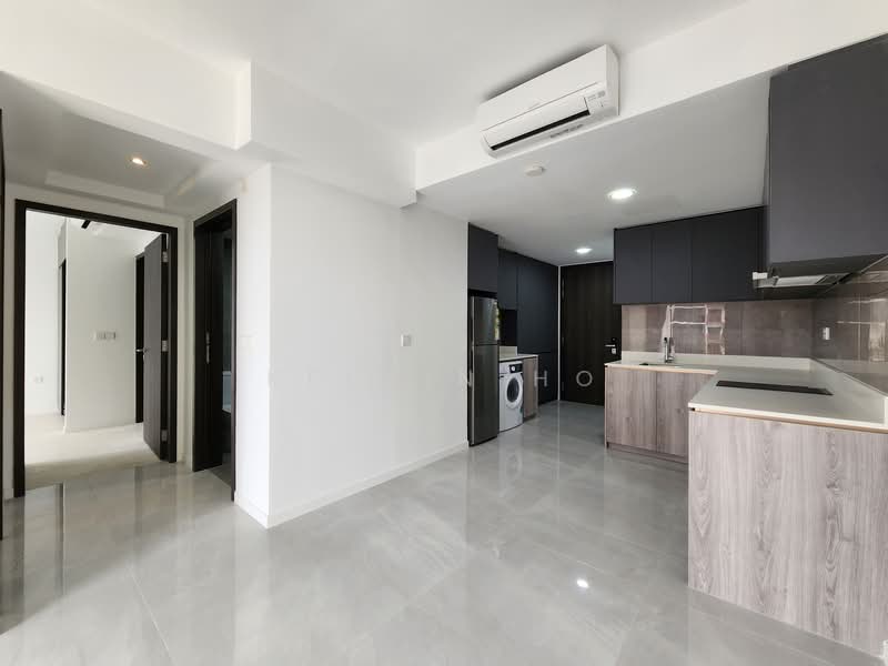 Riverfront Residences Condominium For Sale at S$ 1,288,000 | PropertyGuru Singapore - Kitchen
