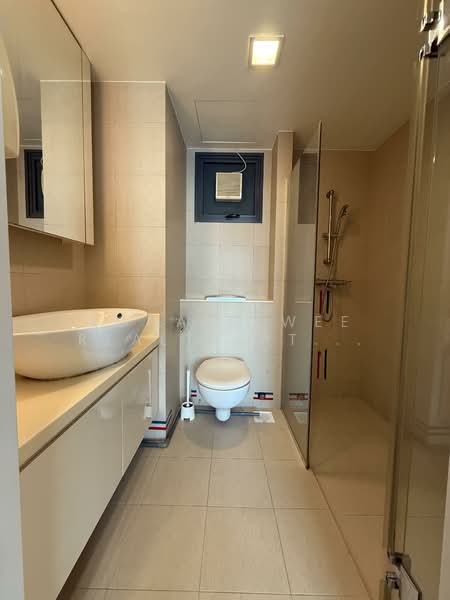 1 Cantonment Road HDB Flat For Sale at S$ 1,430,000 | PropertyGuru Singapore - Bathroom
