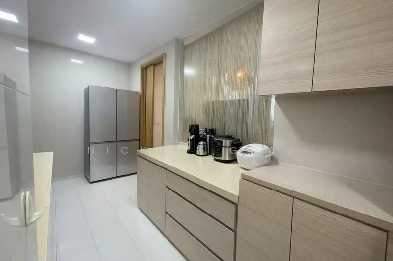 The Waterline Condominium For Sale at S$ 1,980,000 | PropertyGuru Singapore - Kitchen