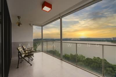 For Sale - Waterfront Isle