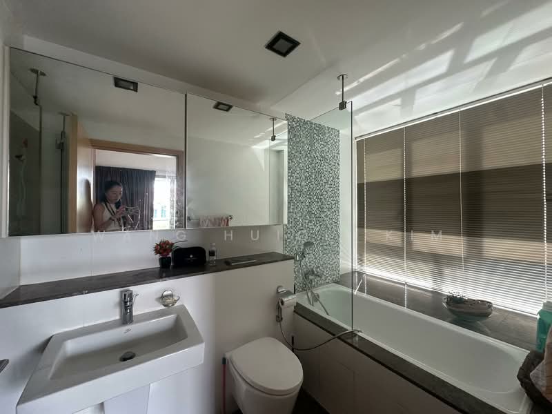 Livia Condominium For Sale at S$ 2,280,000 | PropertyGuru Singapore - Master Bathroom