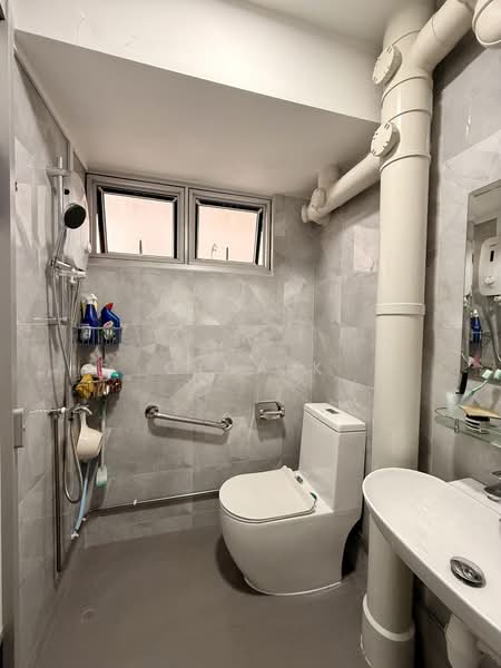 118 Ang Mo Kio Avenue 4, 118 Ang Mo Kio Avenue 4, Room Rental, 200 sqft, HDB Flat For Rent, by Gina K, 500095628 - Bathroom - PropertyGuru.com.sg