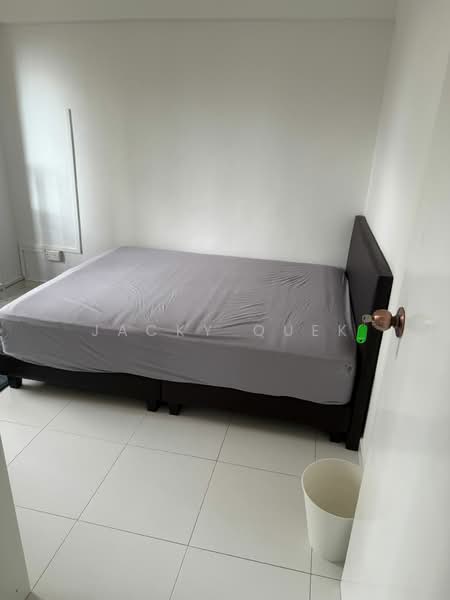 Lucky Plaza, 304 Orchard Road, Room Rental, 110 sqft, Apartment For Rent, by Jacky Quek, 500095642 - Bedroom - PropertyGuru.com.sg