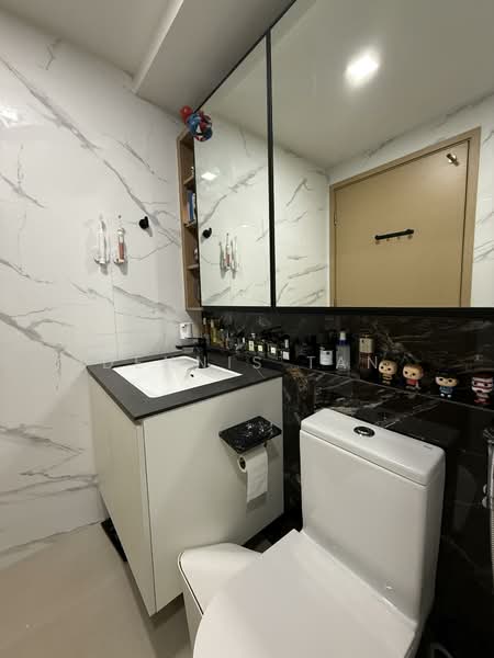 Twin Waterfalls Executive Condominium For Sale at S$ 1,788,888 | PropertyGuru Singapore - Common Bathroom