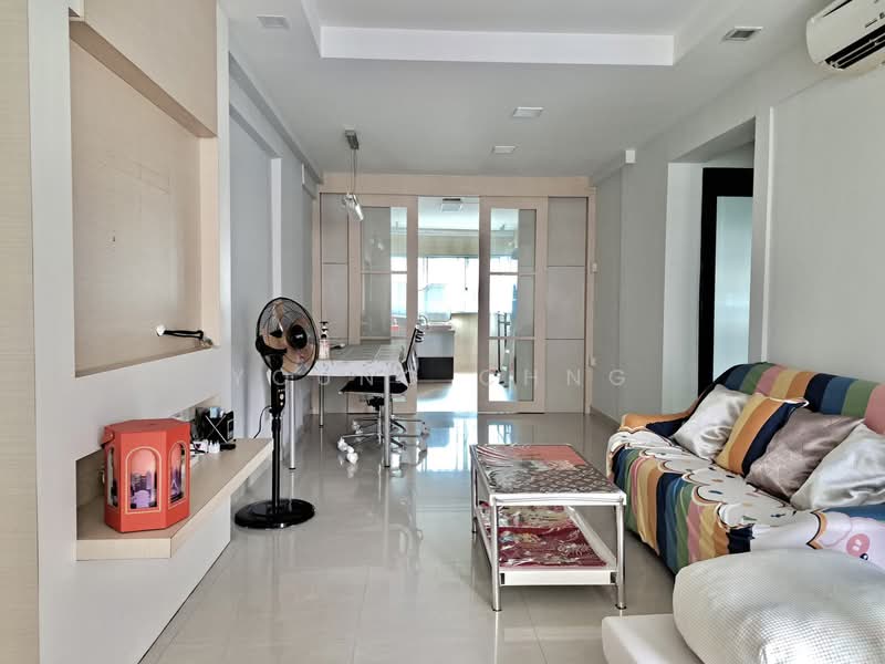 443 Ang Mo Kio Avenue 10, 443 Ang Mo Kio Avenue 10, Room Rental, 160 sqft, HDB Flat For Rent, by Young Chng, 500095659 - Living Room - PropertyGuru.com.sg