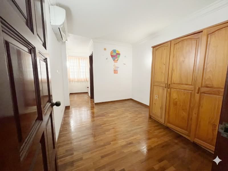 Lucky Estate Semi-D, , 5 Bedrooms, 4,000 sqft, Semi-Detached House For Rent, by Gerald Ser, 500095663 - Bedroom 4 - PropertyGuru.com.sg