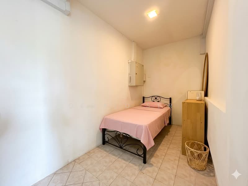 Lucky Estate Semi-D, , 5 Bedrooms, 4,000 sqft, Semi-Detached House For Rent, by Gerald Ser, 500095663 - Bedroom 5 - PropertyGuru.com.sg