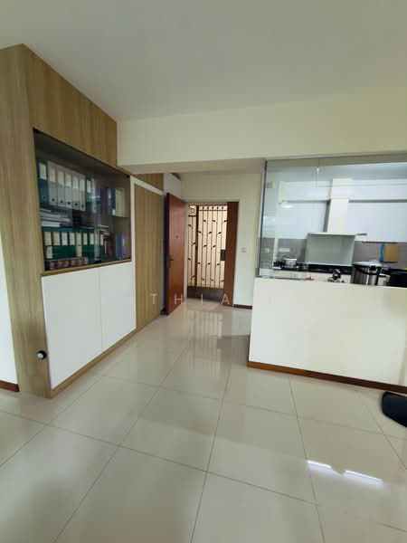 513D Yishun Street 51 HDB Flat For Sale at S$ 730,000 | PropertyGuru Singapore - Foyer