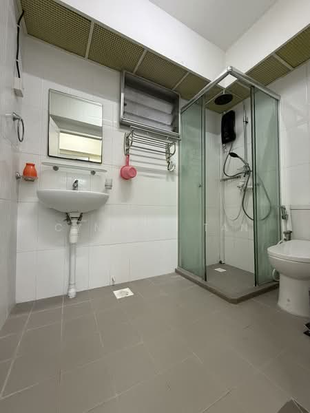 513D Yishun Street 51 HDB Flat For Sale at S$ 730,000 | PropertyGuru Singapore - Bathroom