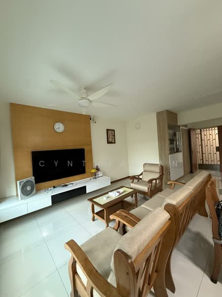 513D Yishun Street 51 HDB Flat For Sale at S$ 730,000 | PropertyGuru Singapore - Living Room