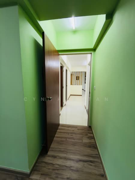 513D Yishun Street 51 HDB Flat For Sale at S$ 730,000 | PropertyGuru Singapore - Master bedroom Entrance