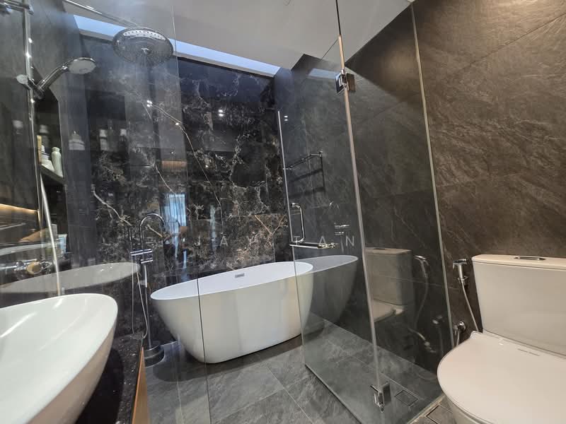 Mimosa Terrace Terraced House For Sale at S$ 4,680,000 | PropertyGuru Singapore - Bathroom