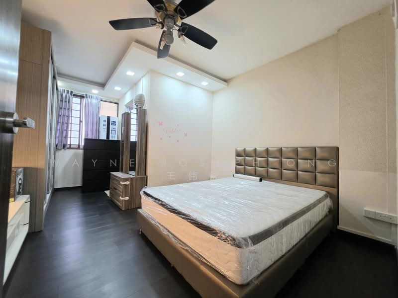 824 Jurong West Street 81 HDB Flat For Sale at S$ 638,000 | PropertyGuru Singapore - Bedroom