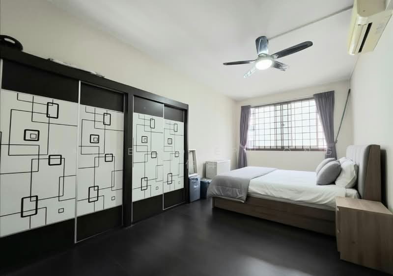 824 Jurong West Street 81 HDB Flat For Sale at S$ 638,000 | PropertyGuru Singapore - Bedroom