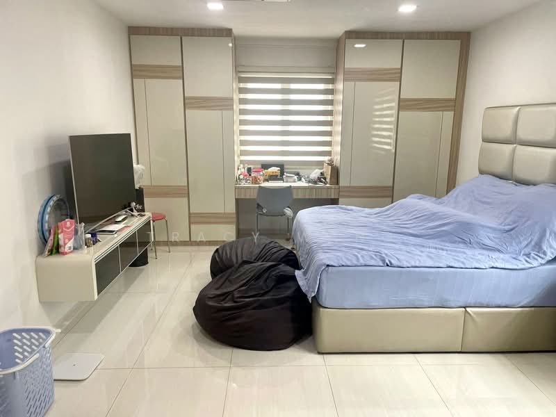 Westwood Park Terraced House For Sale at S$ 4,500,000 | PropertyGuru Singapore - Bedroom