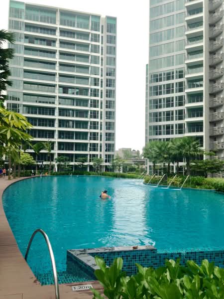Eight Courtyards Condominium For Sale at S$ 1,200,000 | PropertyGuru Singapore - Pool