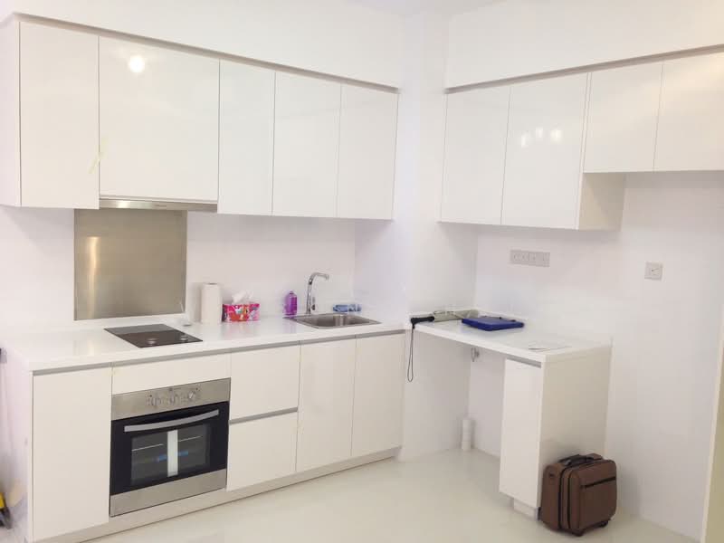 Eight Courtyards Condominium For Sale at S$ 1,200,000 | PropertyGuru Singapore - Kitchen