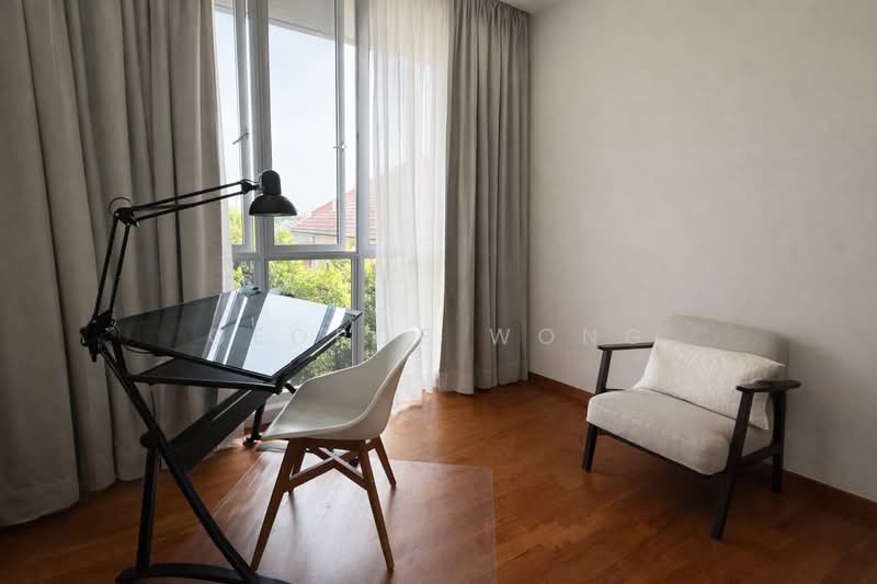 8 @ Stratton Cluster House For Sale at S$ 3,999,999 | PropertyGuru Singapore - Study