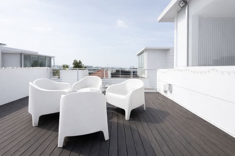 8 @ Stratton Cluster House For Sale at S$ 3,999,999 | PropertyGuru Singapore - Exterior