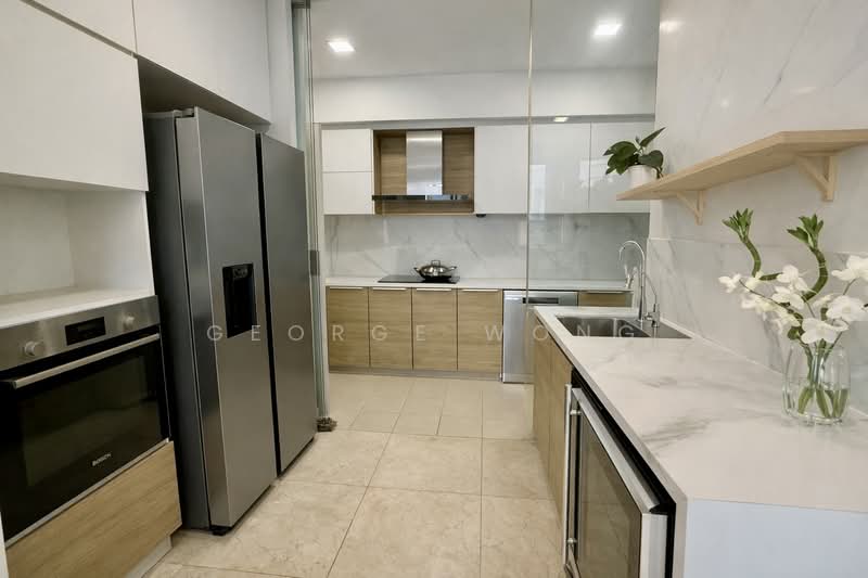 8 @ Stratton Cluster House For Sale at S$ 3,999,999 | PropertyGuru Singapore - Kitchen