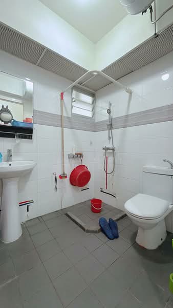 338A Anchorvale Crescent, 338A Anchorvale Crescent, 3 Bedrooms, 1,001 sqft, HDB Flat For Sale, by Tan Mei Ting, 500095695 - Bathroom - PropertyGuru.com.sg