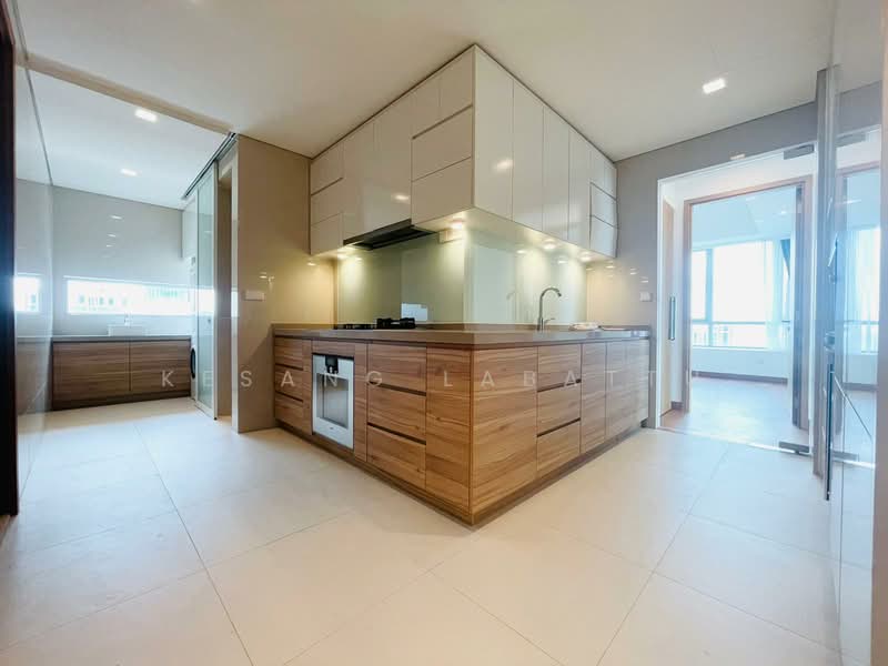 Skyline @ Orchard Boulevard, 23 Angullia Park, 4 Bedrooms, 3,100 sqft, Condominium For Rent, by Kesang Labattu, 500095712 - Kitchen - PropertyGuru.com.sg