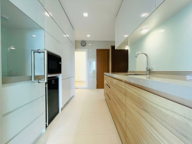 Skyline @ Orchard Boulevard, 23 Angullia Park, 4 Bedrooms, 3,100 sqft, Condominium For Rent, by Kesang Labattu, 500095712 - Kitchen - PropertyGuru.com.sg