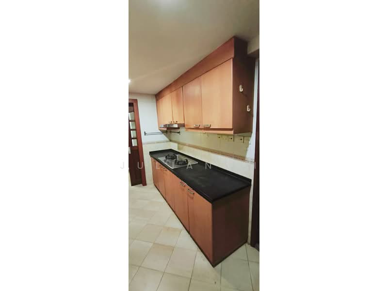 Westcove Condo, 10 West Coast Crescent, 3 Bedrooms, 1,098 sqft, Condominium For Rent, by Julian Li, 500095713 - Kitchen - PropertyGuru.com.sg