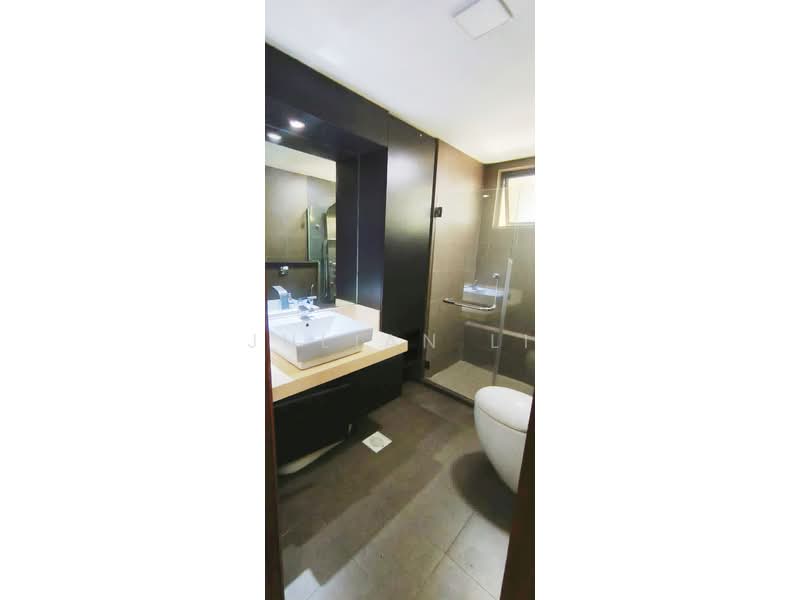 Westcove Condo, 10 West Coast Crescent, 3 Bedrooms, 1,098 sqft, Condominium For Rent, by Julian Li, 500095713 - Bathroom - PropertyGuru.com.sg