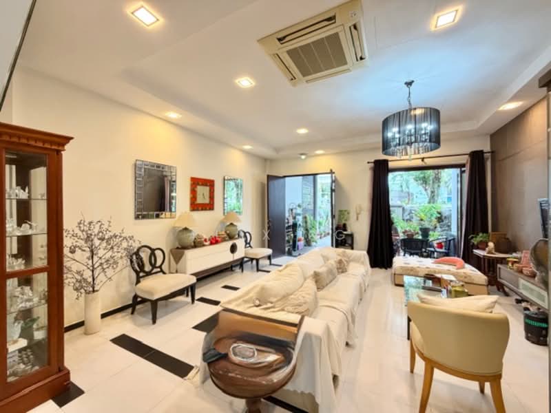 Cheap! 3sty FH Terrace, Open Concept, Air Well, Amenities, Convenience, Mrt Terraced House For Sale at S$ 4,880,000 | PropertyGuru Singapore - Living Room