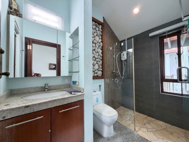 Cheap! 3sty FH Terrace, Open Concept, Air Well, Amenities, Convenience, Mrt Terraced House For Sale at S$ 4,880,000 | PropertyGuru Singapore