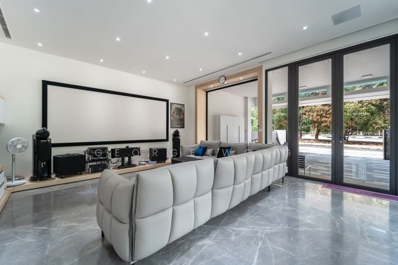 Massive Build Up Semi D, Value Buy 5mins To Greenwich! Semi-Detached House For Sale at S$ 7,999,999 | PropertyGuru Singapore - Living Room