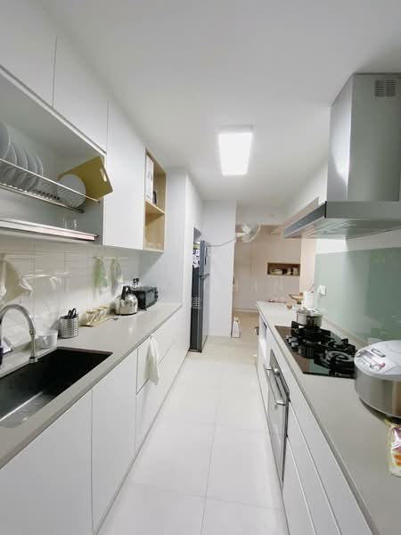 90A Telok Blangah Street 31 HDB Flat For Sale at S$ 1,100,000 | PropertyGuru Singapore - Kitchen