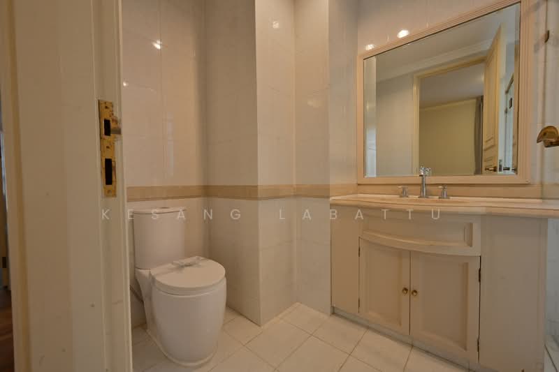 Holland Grove, , 4 Bedrooms, 6,544 sqft, Detached House For Rent, by Kesang Labattu, 500095738 - Bathroom - PropertyGuru.com.sg