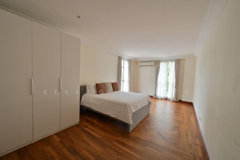 Holland Grove, , 4 Bedrooms, 6,544 sqft, Detached House For Rent, by Kesang Labattu, 500095738 - Bedroom - PropertyGuru.com.sg