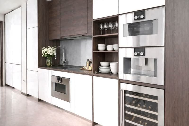 The Scotts Tower Condominium For Sale at S$ 1,300,000 | PropertyGuru Singapore - Kitchen