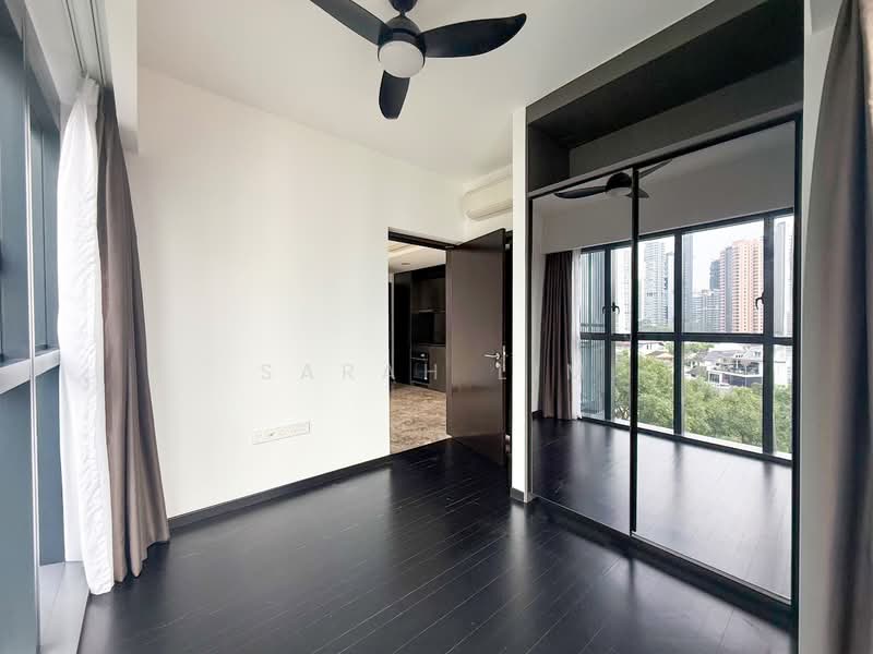 120 Grange Condominium For Sale at S$ 1,999,999 | PropertyGuru Singapore - Master Bedroom with Full height wardrobe