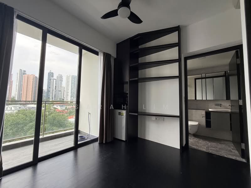 120 Grange Condominium For Sale at S$ 1,999,999 | PropertyGuru Singapore - Guest Bedroom with ensuite bathroom