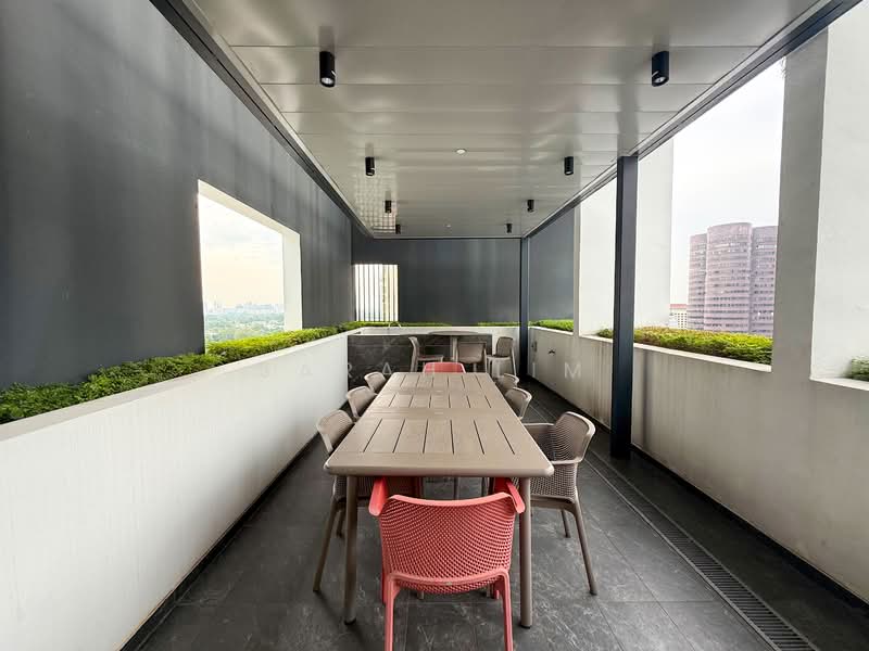 120 Grange Condominium For Sale at S$ 1,999,999 | PropertyGuru Singapore - Rooftop BBQ