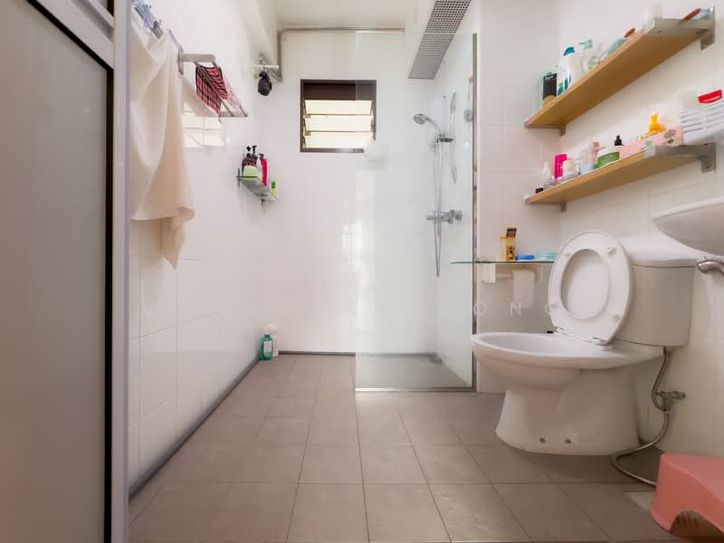 435A Fernvale Road HDB Flat For Sale at S$ 820,000 | PropertyGuru Singapore - Bathroom