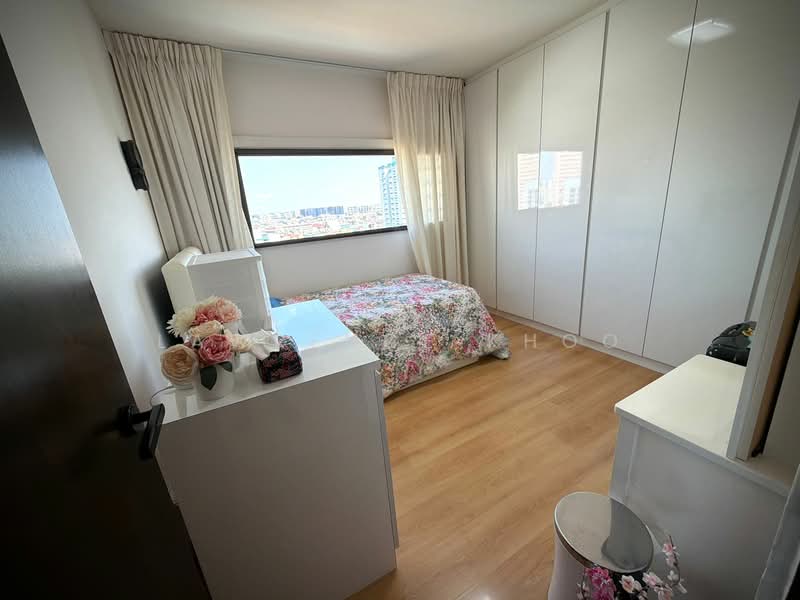 77 Marine Drive HDB Flat For Sale at S$ 1,200,000 | PropertyGuru Singapore - Bedroom
